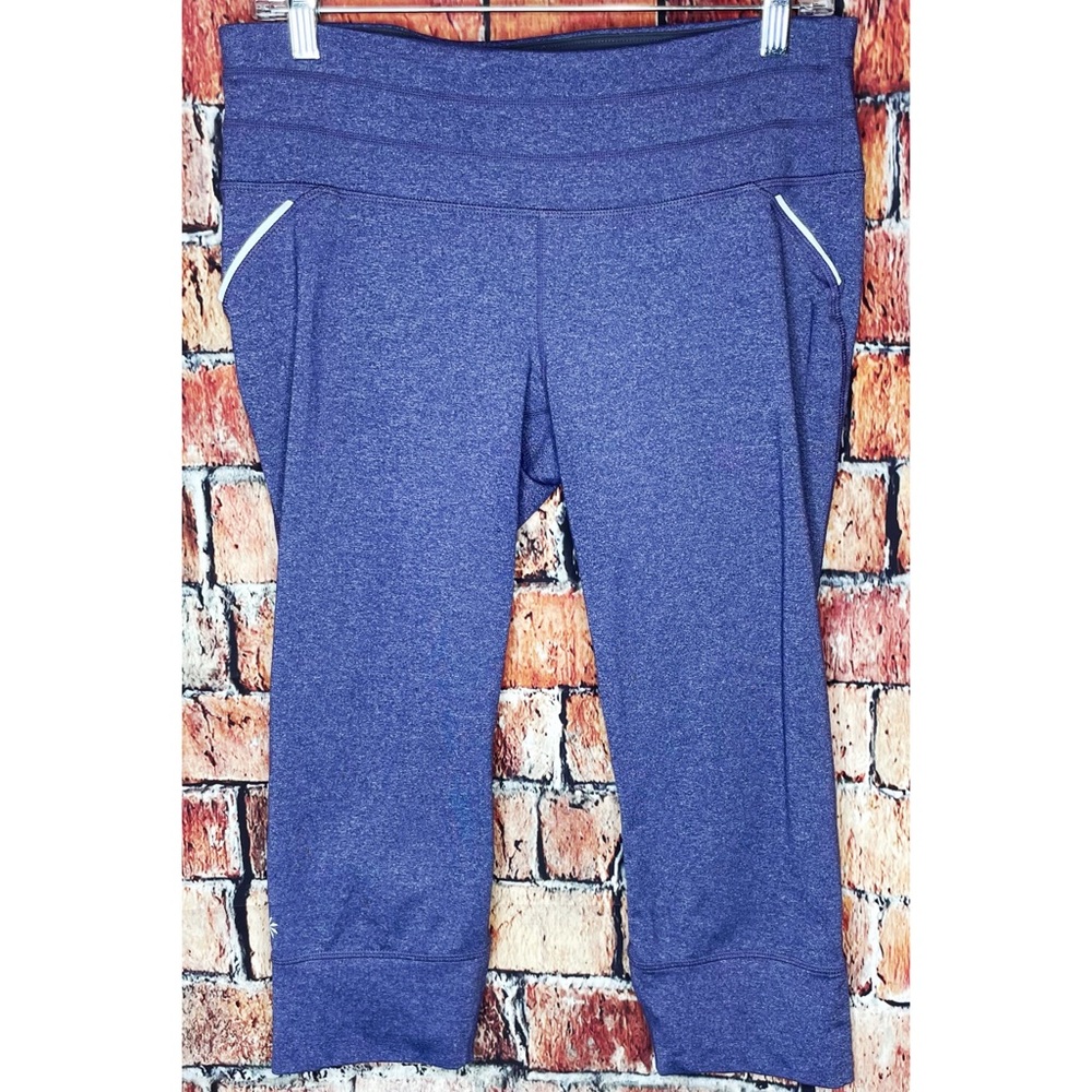 Athleta Purple Capri Cropped Large Leggings Mesh Leg Panel Back Zip Pocket